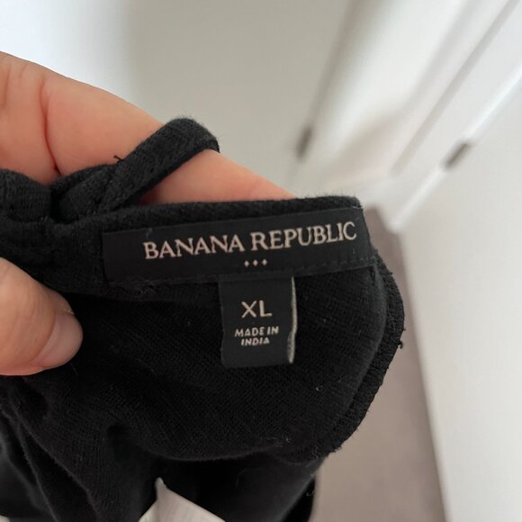 Tie Open Cross Back V-Neck Tee Banana Republic Factory - Picture 3 of 3